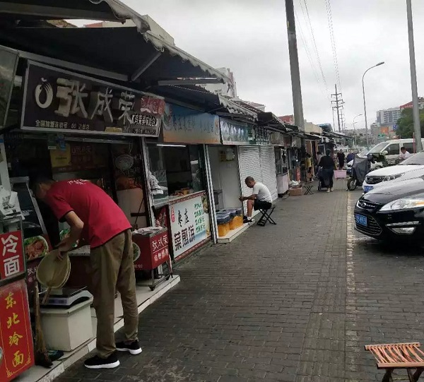 张成荣电烤鸡架加盟，签完就能学，上手特别快！